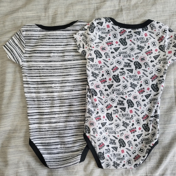 Boys Calvin Klein Onesies (set of 2) - Picture 6 of 7